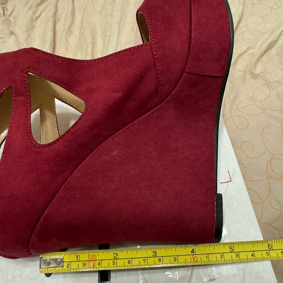 Guess Suede Platform Heels - Picture 5 of 6